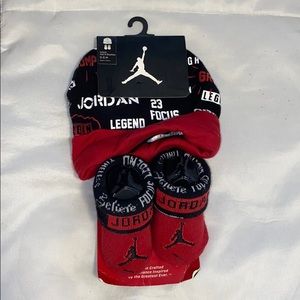 infant Jordan hat & booties